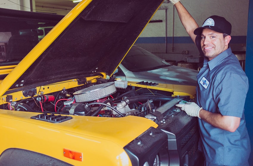  Do You Tip Mechanics for an Oil Change? What You Should Know